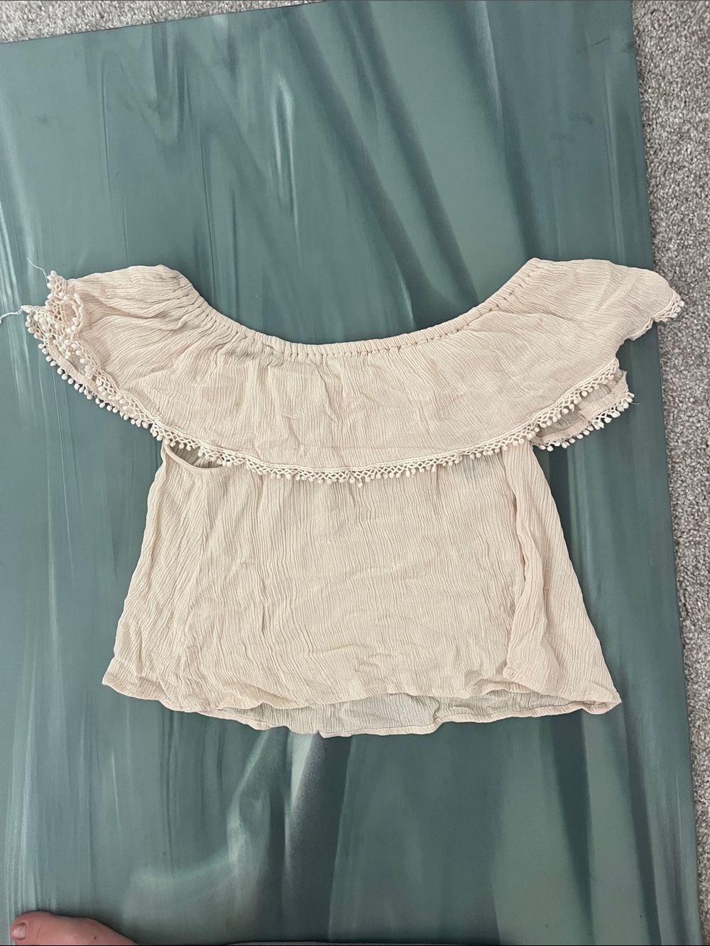 iris Cream Off-Shoulder Ruffle Crop Top